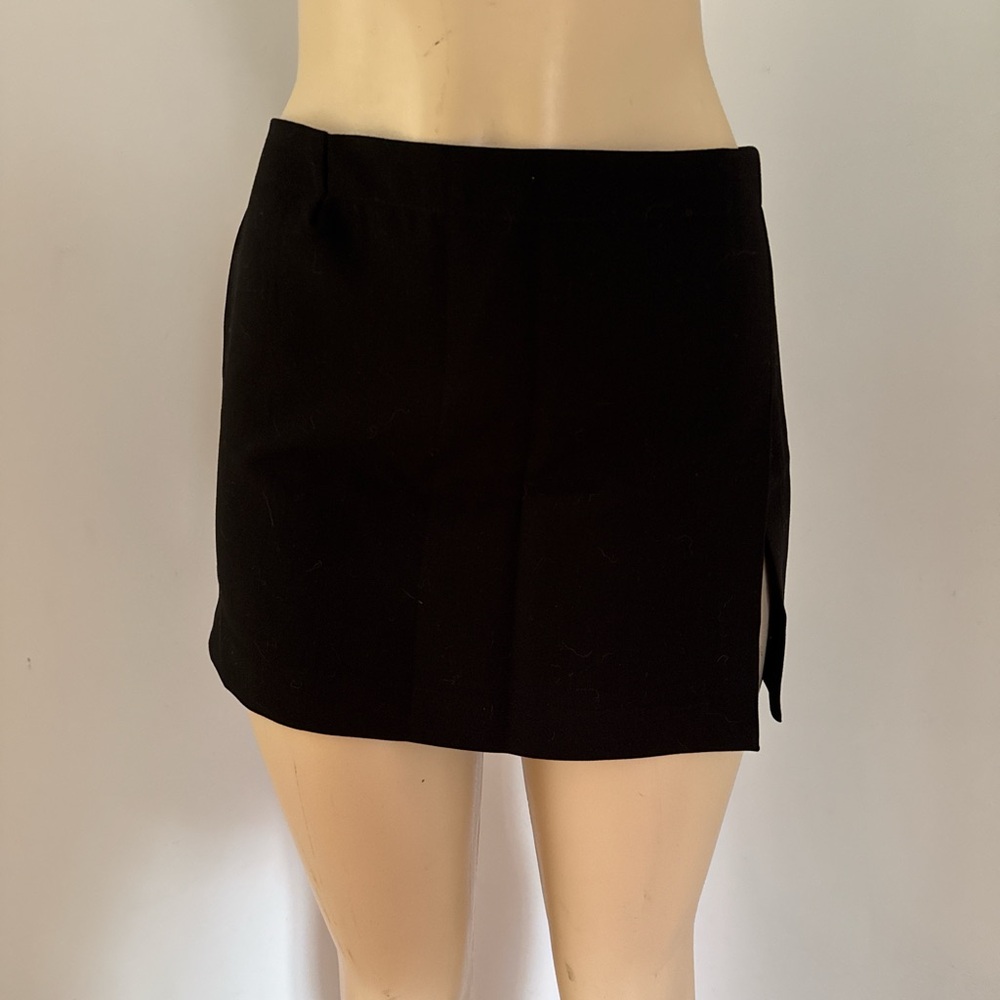 Edikted Sleek Black Mini Skirt